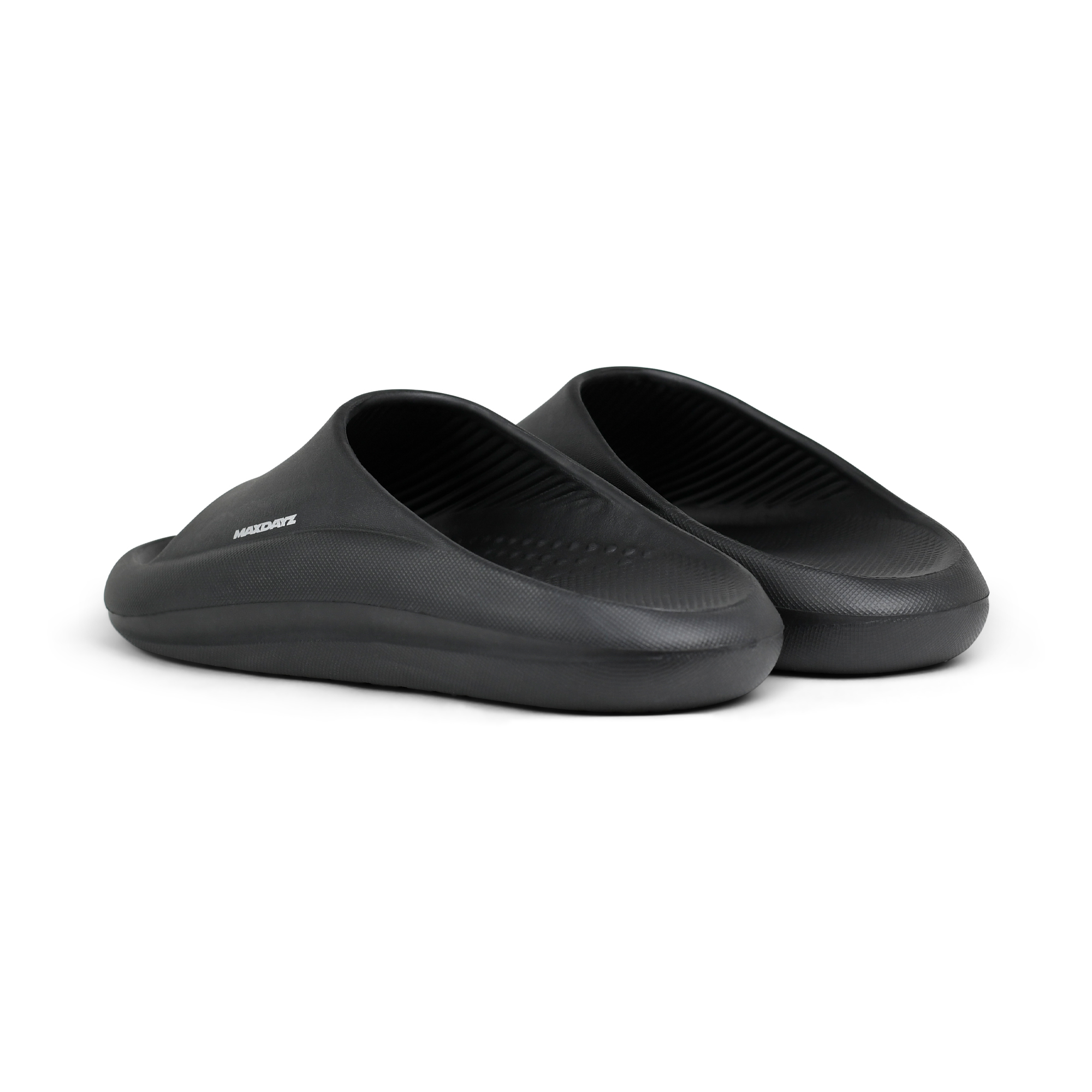 rax2-fast-black-rear-quarter