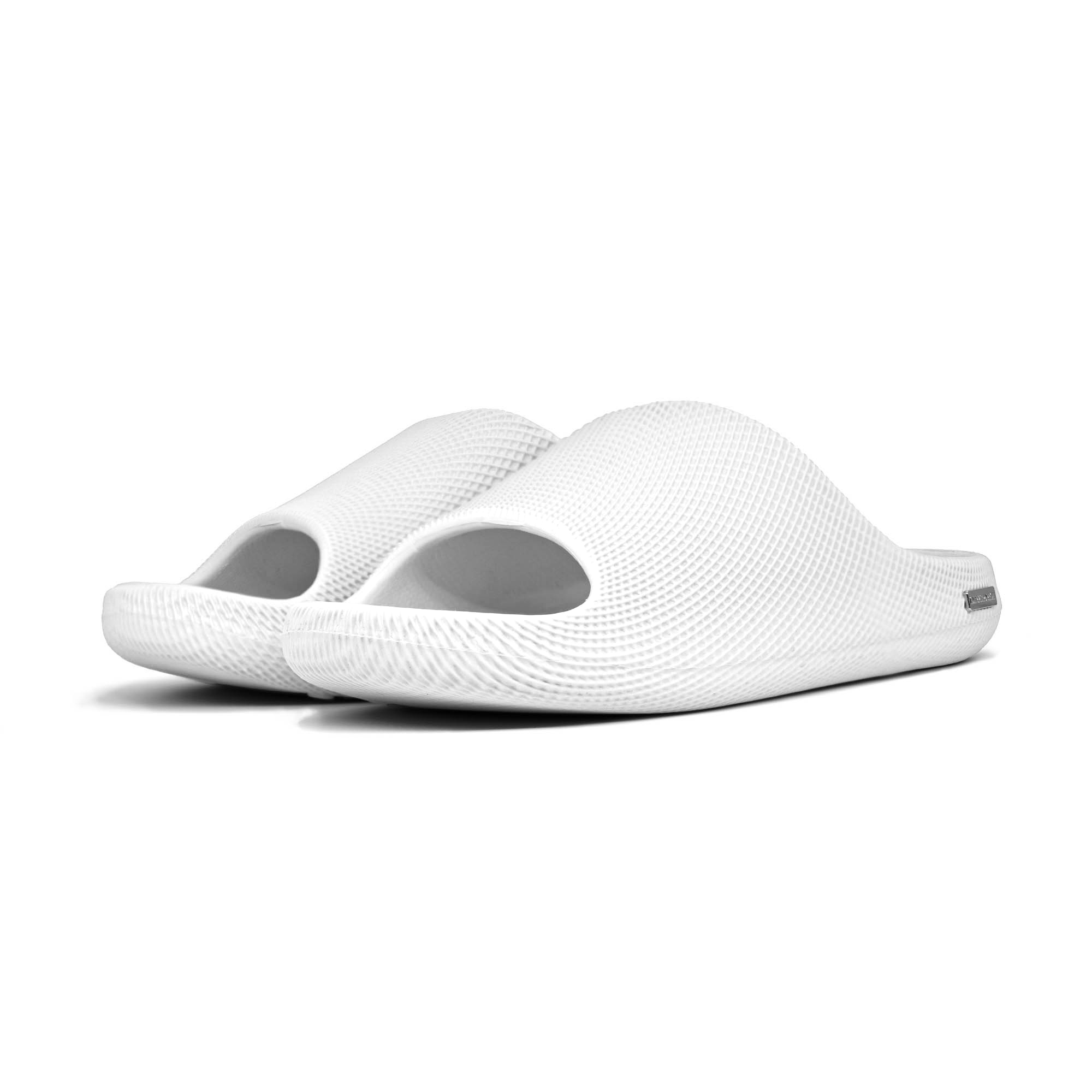 02 superflo-sl-white-angle